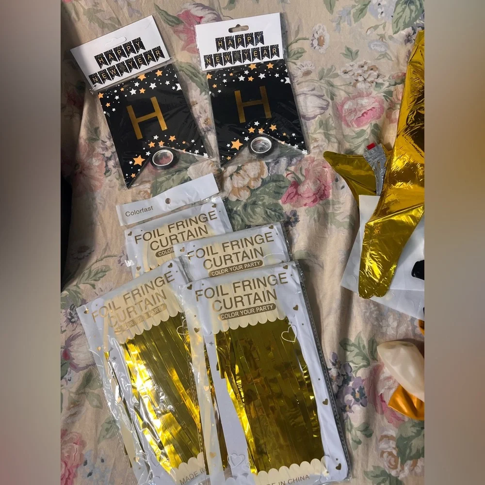 New Year Party Balloon and Decorations Set - Black & Gold